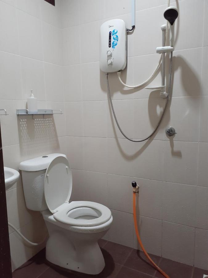 Homestay Bukit Kayu Hitam With 3 Bedrooms Not Sharing Free Wifi Exterior photo